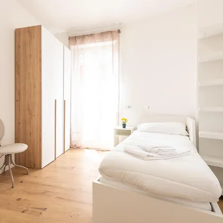 Navigli 2-bedroom And Sofa Bed Апартаменты