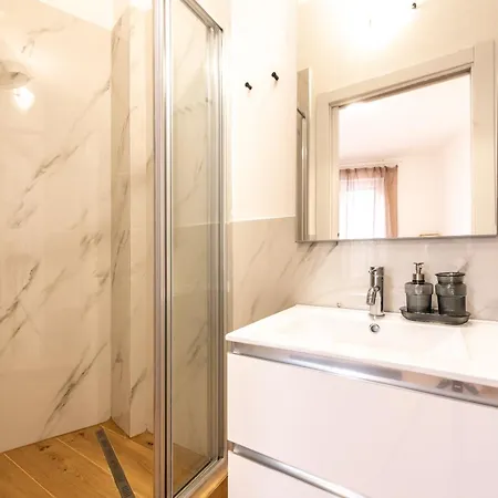 Апартаменты Navigli 2-bedroom And Sofa Bed