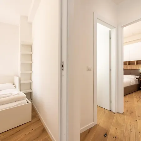 Navigli 2-bedroom And Sofa Bed Апартаменты *