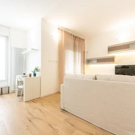 Апартаменты Navigli 2-bedroom And Sofa Bed *