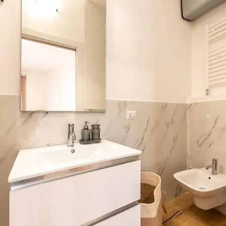 Апартаменты Navigli 2-bedroom And Sofa Bed Милан