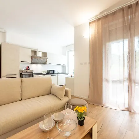 Navigli 2-bedroom And Sofa Bed Апартаменты *