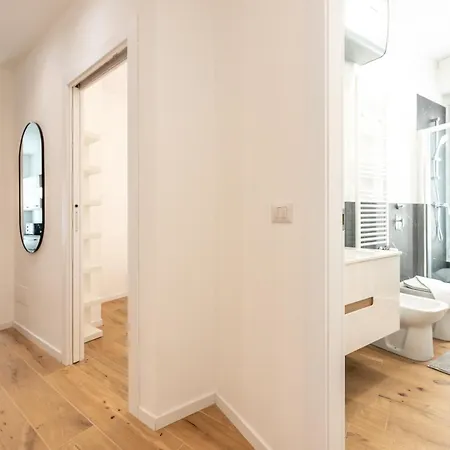 Navigli 2-bedroom And Sofa Bed Милан